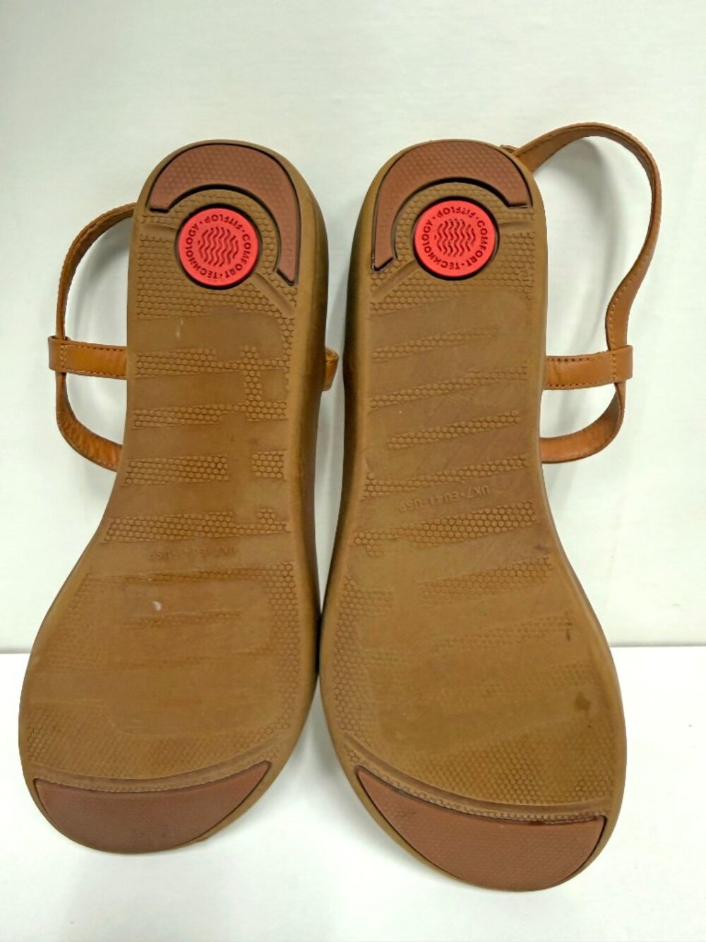 FitFlop Tia Toe-Thong Flat Sandal - Picture 4 of 10